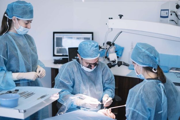 4 Common Types of Oral Surgeries (1) group working on oral surgeries